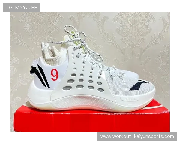 足球球星穿鞋尺码揭秘 各大球员鞋码大小对比与选择原因分析